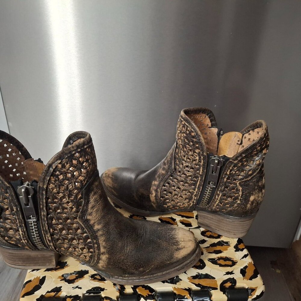 Corral Circle G Women's Copper Cut Out Cowboy Ankle Boots Size 7.5 - Picture 3 of 8